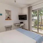 Апартаменты In Rab With House Sea View Palit