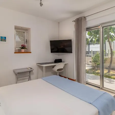 Apartman In Rab With House Sea View Palit