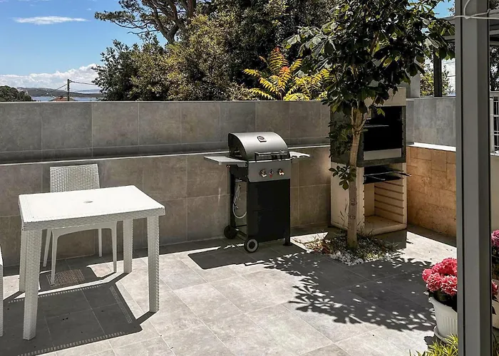 Apartamento Stunning In Rab With Kitchen Palit