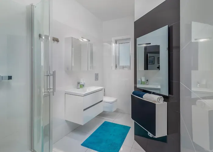 Stunning In Rab With Kitchen Apartamento Palit