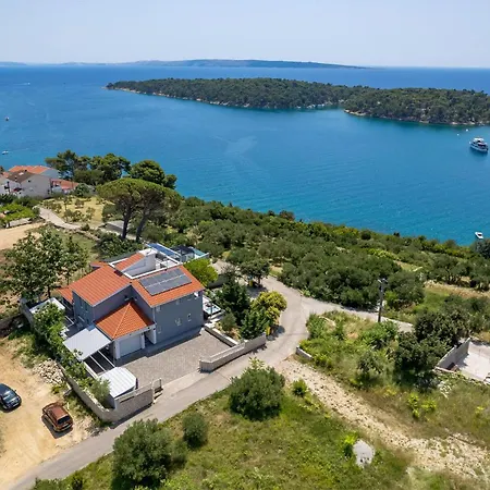 Stunning In Rab With Kitchen Apartment