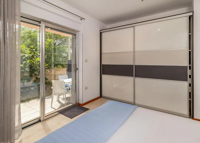 Lejlighed Stunning In Rab With Kitchen Palit