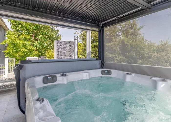 Lejlighed Stunning In Rab With Kitchen