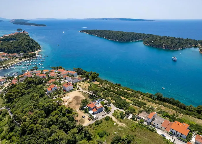 Lejlighed Stunning In Rab With Kitchen Palit